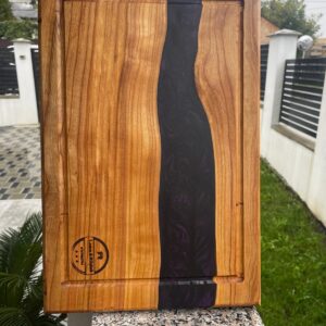 Platou de servire din lemn de cireș cu rășină mov – 50x35 cm