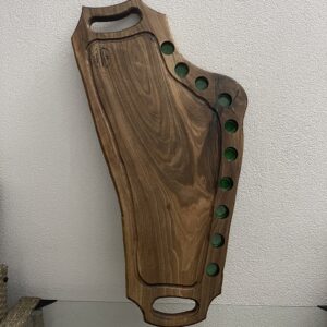 Tocător & Platou din lemn de nuc cu rășină verde – 80x40 cm