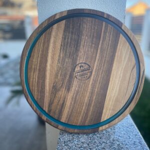 Platouri rotunde cu rășină epoxidică – elegante și unicat