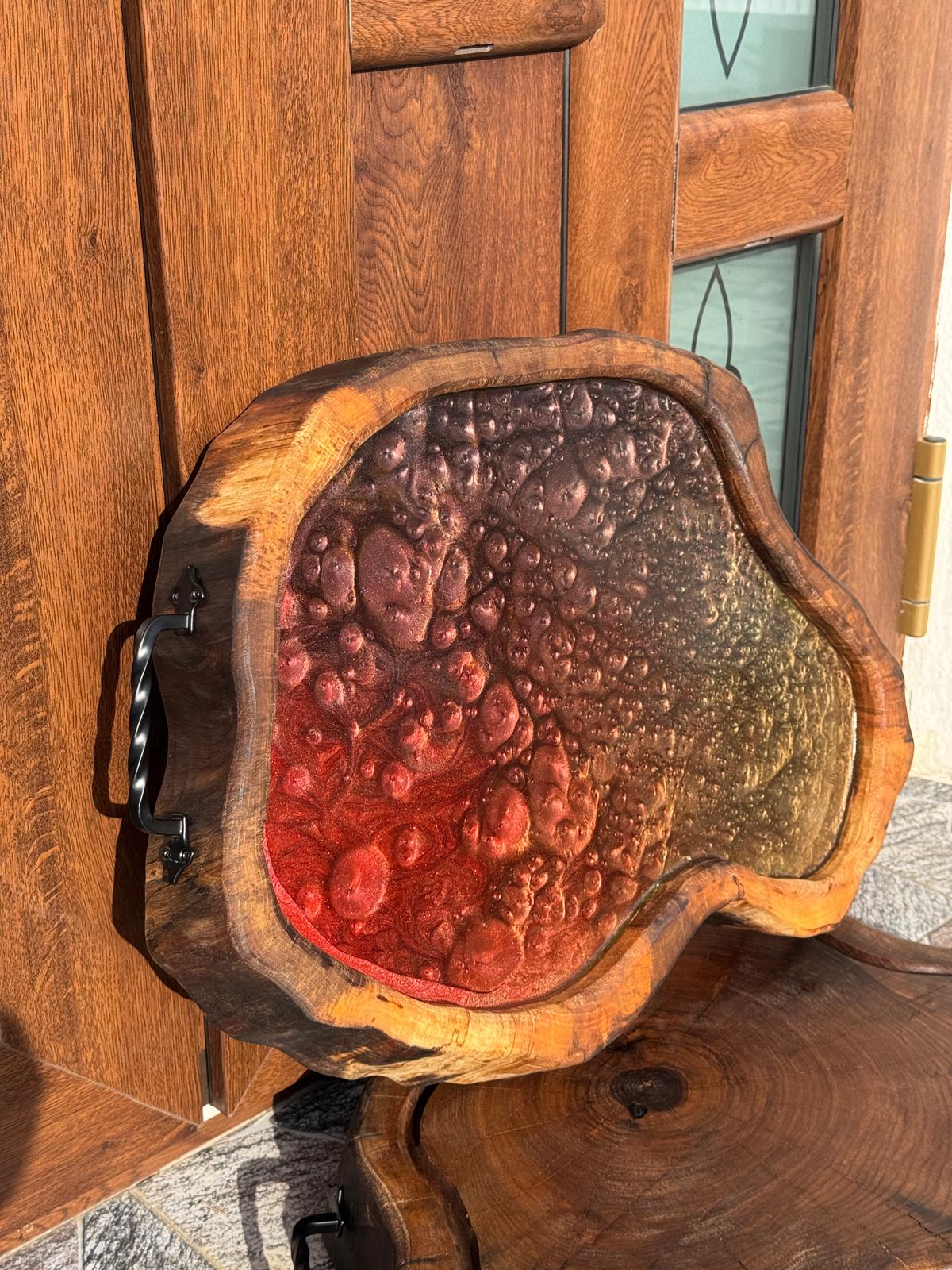 Tocător și platou rondea de nuc cu rășină și mânere din fier forjat - imagine 3