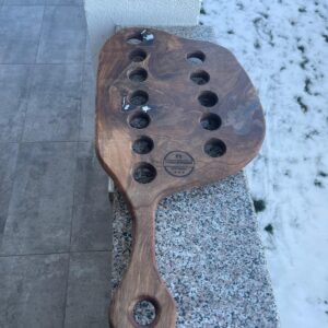 Tavă de shoturi din lemn de nuc masiv cu 12 găuri – dimensiune 65x35 cm