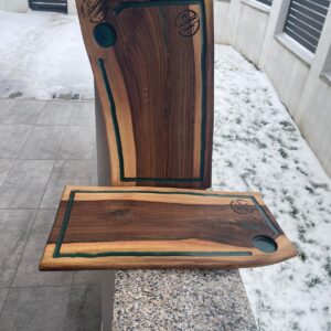 OFERTĂ SET – Două Platouri din Lemn de Nuc cu Rășină Verde