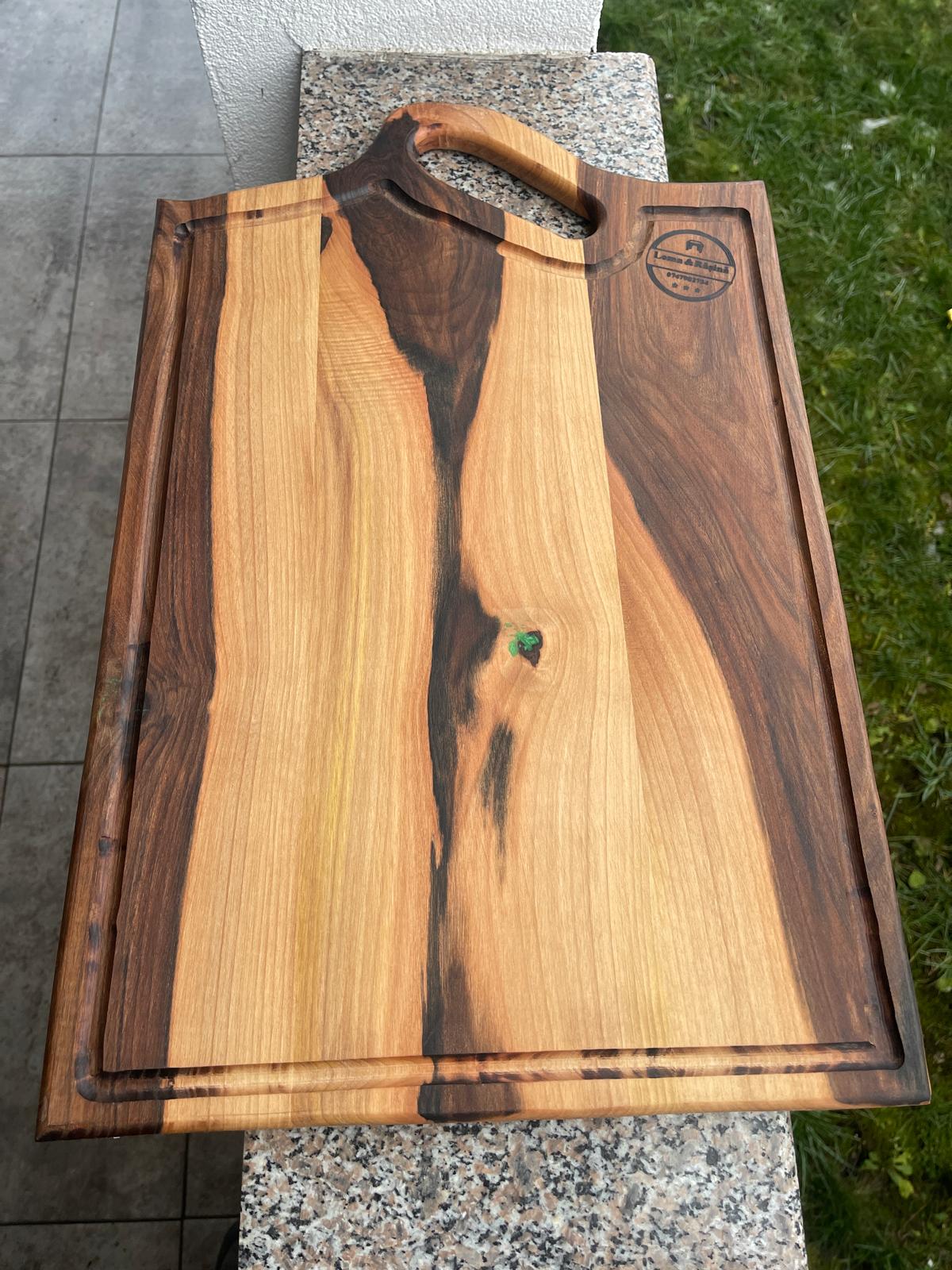 Tocator din lemn de nuc cu insertie de rasina verde 60x38 cm - imagine 4