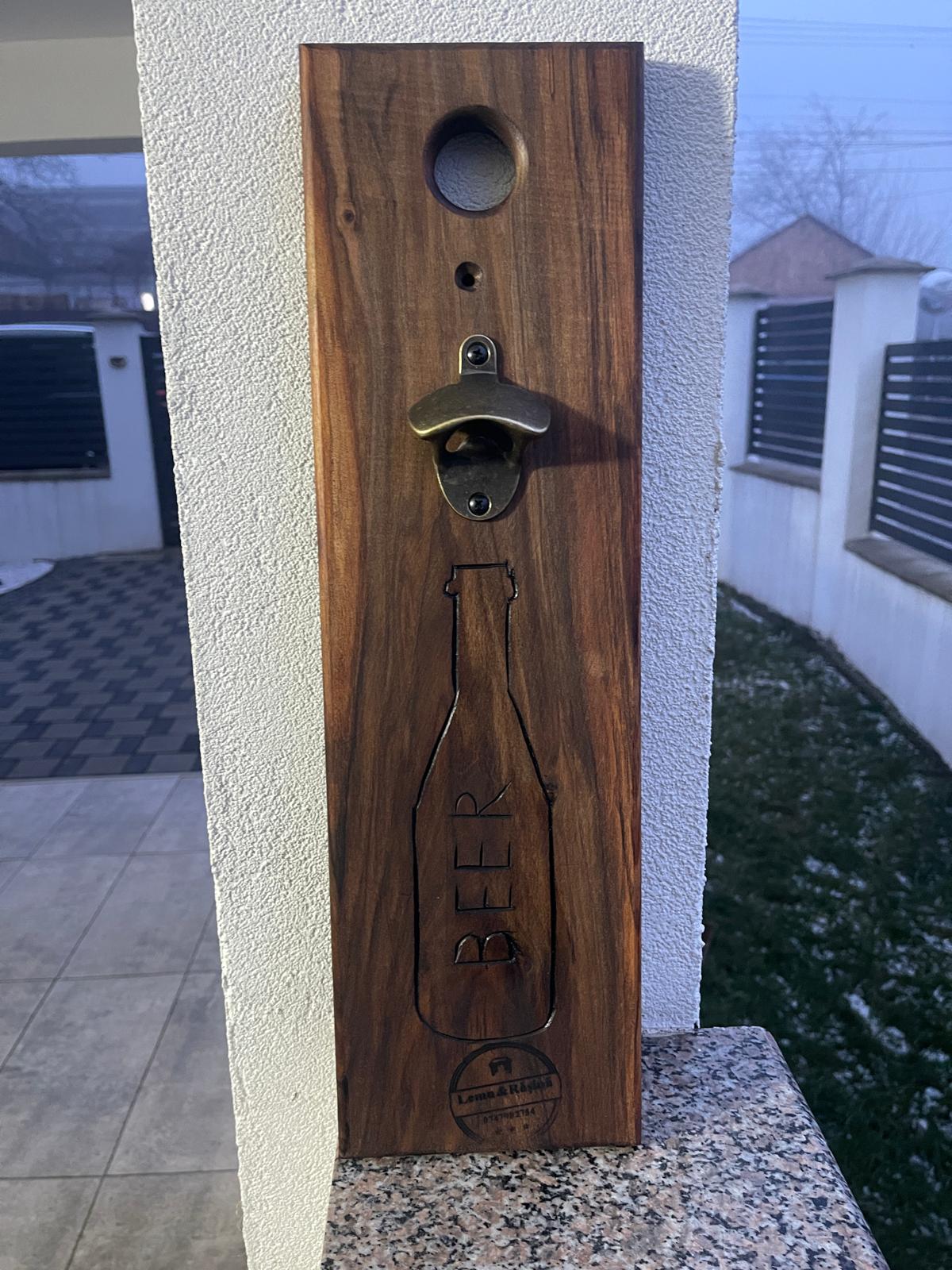 Desfăcător de bere montat pe lemn de nuc – 50×14 cm - imagine 4