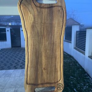 Platou din lemn de nuc cu canal de scurgere pentru grăsimi – 80×35 cm