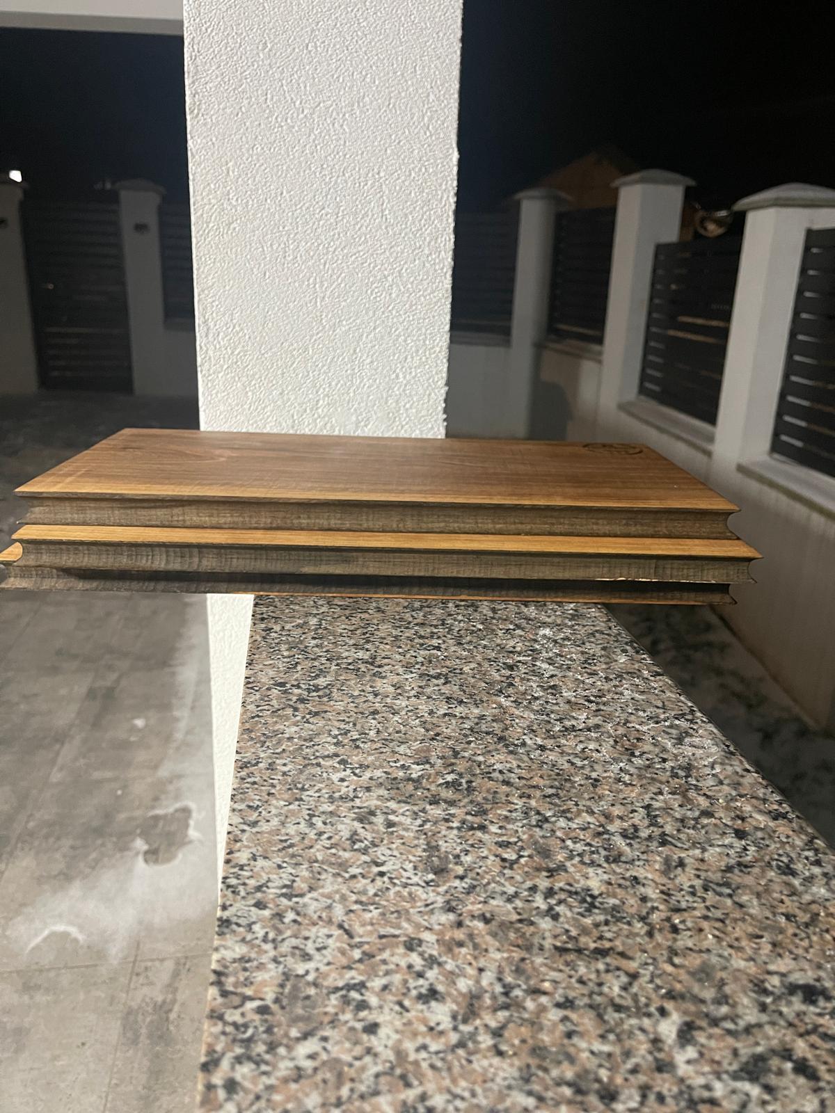 Set 3 tocătoare din lemn de nuc masiv în formă de carte, 50x28 cm – Lemn & Rășină - imagine 5