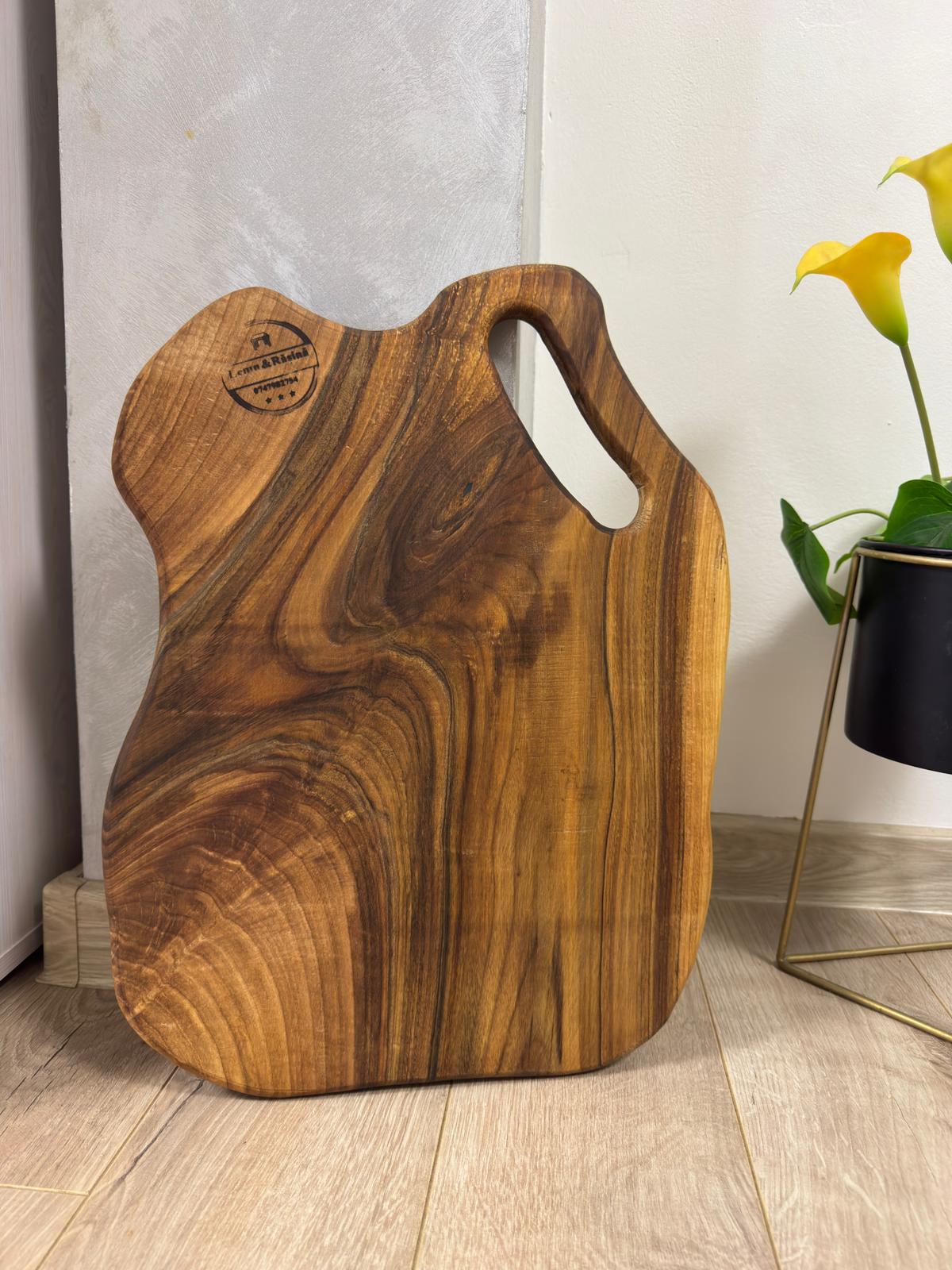 Tocător din lemn masiv de nuc 45x33x2 cm