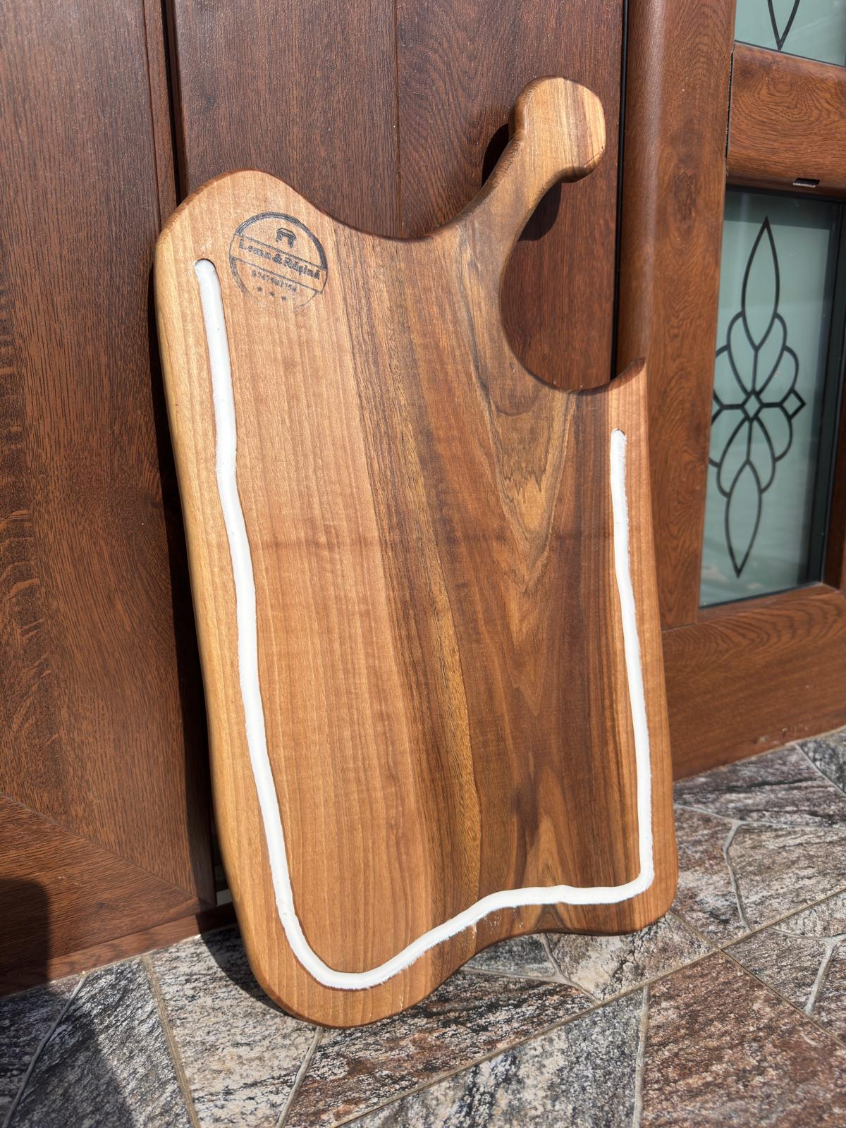 Tocător din lemn de nuc și rășină epoxidică – 54x30x2 cm – Platou premium - imagine 2