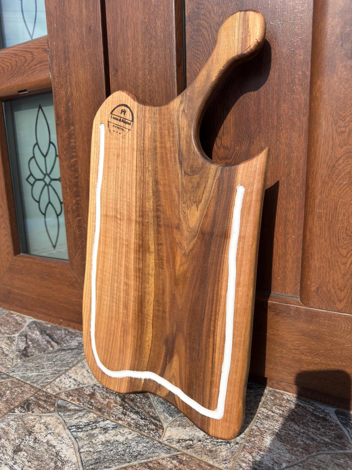 Tocător din lemn de nuc și rășină epoxidică – 54x30x2 cm – Platou premium