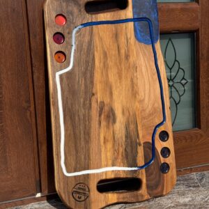 Platou din lemn de nuc și rășină epoxidică – 64x38x2 cm – Platou premium