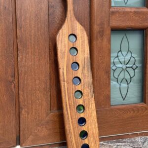 Tavă pentru shot-uri din lemn de nuc – 9 gauri – 68x13x2 cm