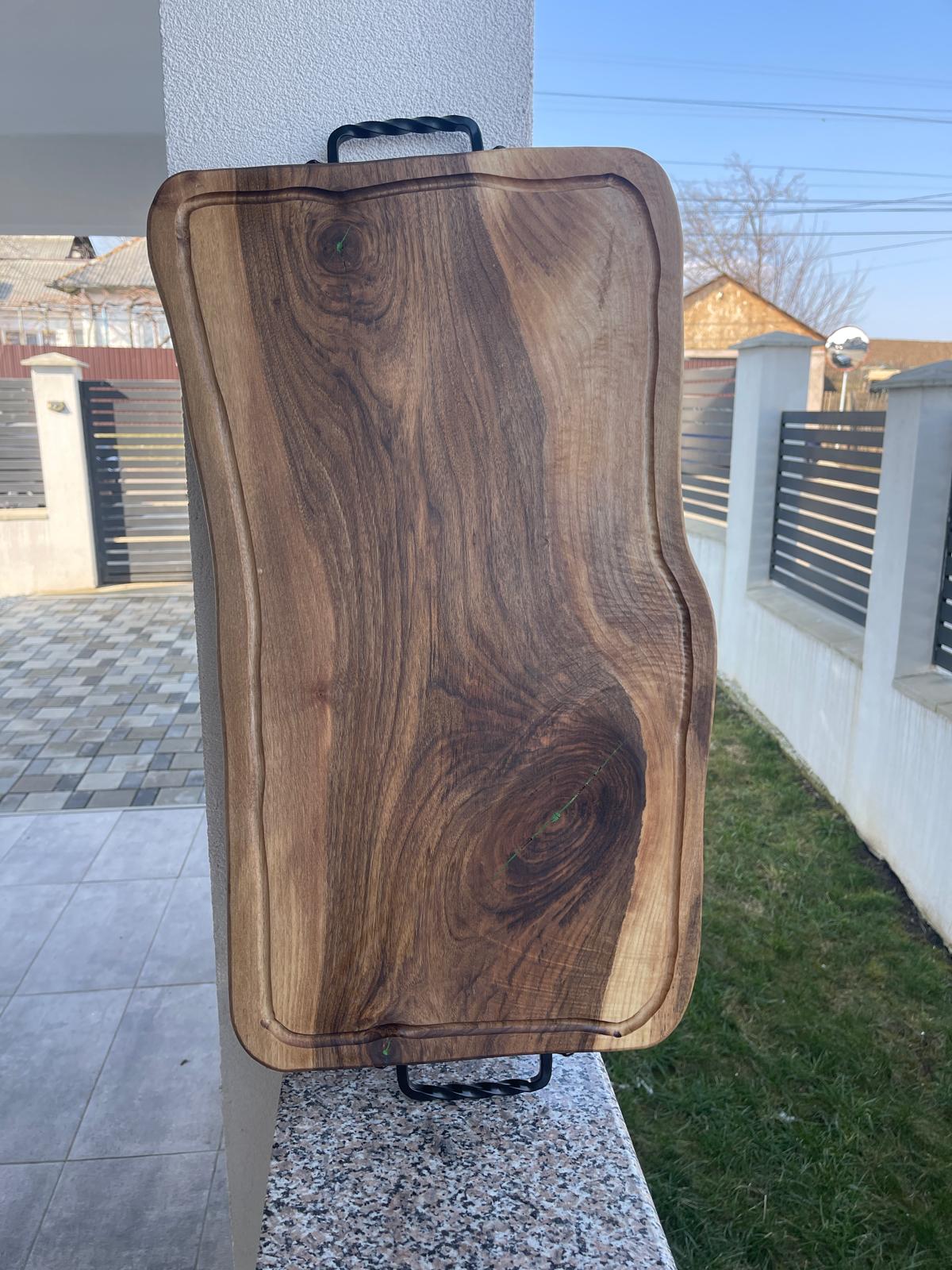 Platou din nuc cu 6 shot-uri + CADOU Tocător Harta României – 70x35 cm - imagine 4