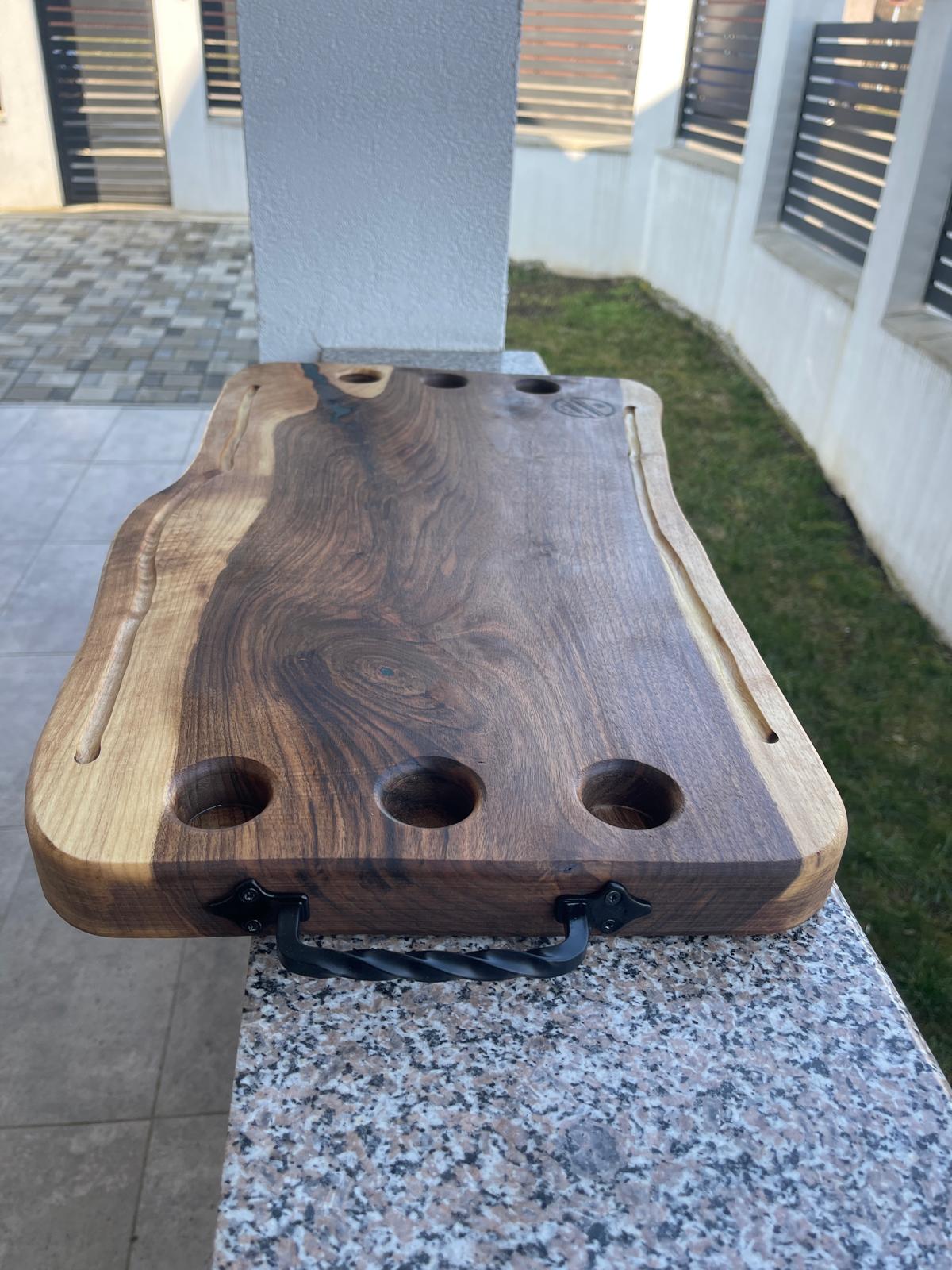 Platou din nuc cu 6 shot-uri + CADOU Tocător Harta României – 70x35 cm - imagine 6