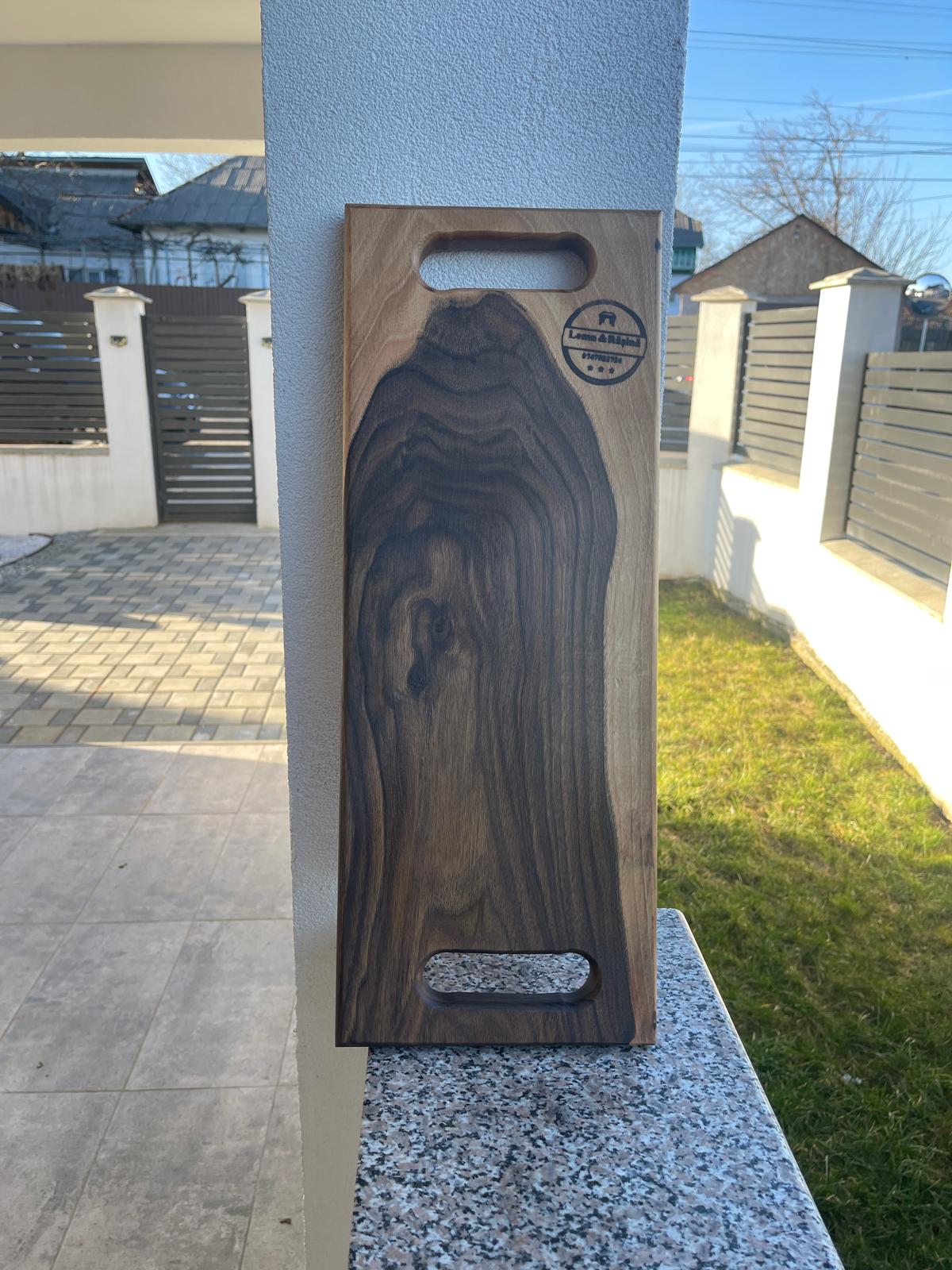 Platou din Lemn Masiv de Nuc pentru Servire – Tocător / Platou Aperitive – 52x20 cm