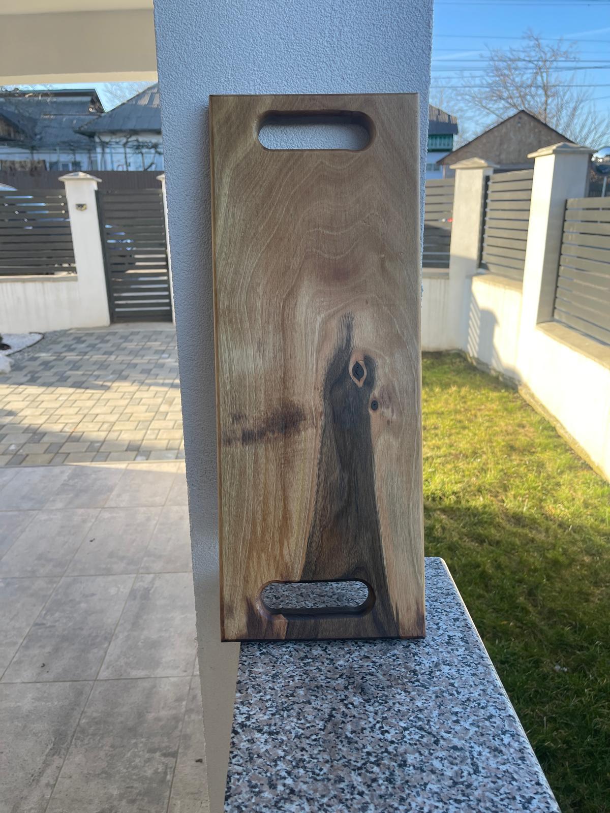 Platou din Lemn Masiv de Nuc pentru Servire – Tocător / Platou Aperitive – 52x20 cm - imagine 3