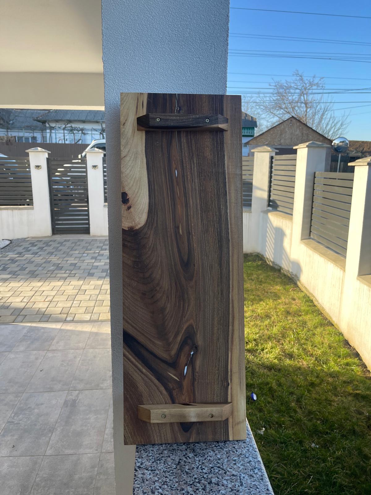 Platou Premium din Lemn de Nuc cu Rășină Albă și Mânere din Fier Forjat – 70x25 cm - imagine 2