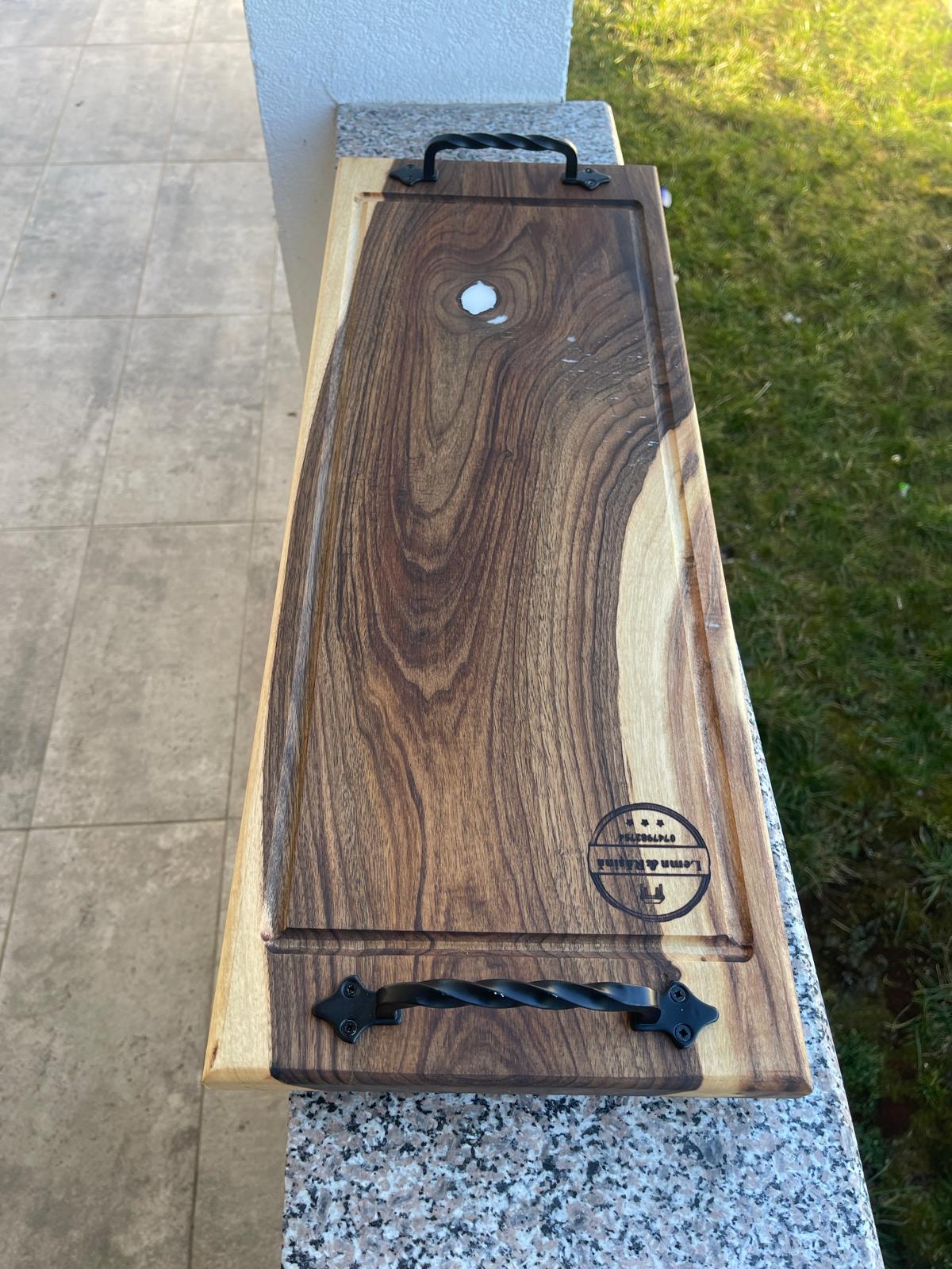 Platou Premium din Lemn de Nuc cu Rășină Albă și Mânere din Fier Forjat – 62x24 cm - imagine 2