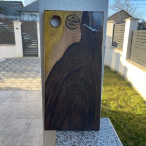 Tocător din Lemn de Nuc cu Rășină Albă – Platou de Servire Handmade – 45x22 cm