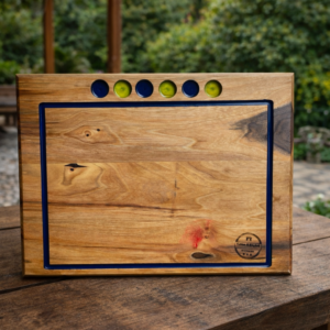 Platou Elegant din Lemn Masiv de Nuc cu Suport Pahare – 55x40x2,5 cm