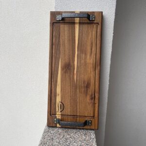 Platou Premium din Lemn Masiv de Nuc cu Mânere Metalice – 55x25x3,5 cm