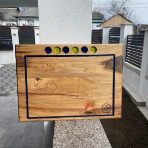 Platou Elegant din Lemn Masiv de Nuc cu Suport Pahare – 55x40x2,5 cm