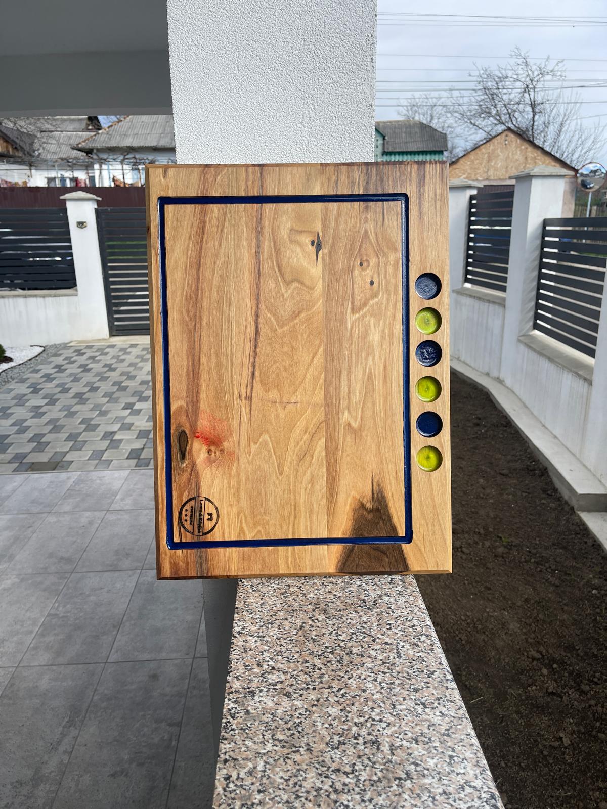 Platou Elegant din Lemn Masiv de Nuc cu Suport Pahare – 55x40x2,5 cm - imagine 4