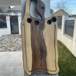 Platou premium din lemn de nuc cu suport pentru shot-uri – design rustic elegant