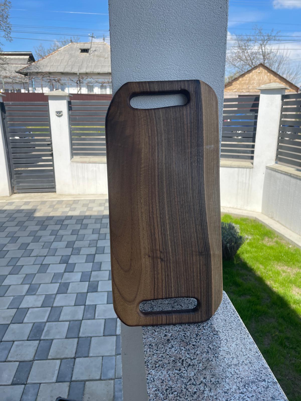 Tocător din lemn masiv de nuc 55x25 cm cu canal de scurgere pentru grăsimi - imagine 3