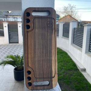 Tocător lemn nuc premium 65x25 cm – 6 găuri shot, canal scurgere lichide (handmade)