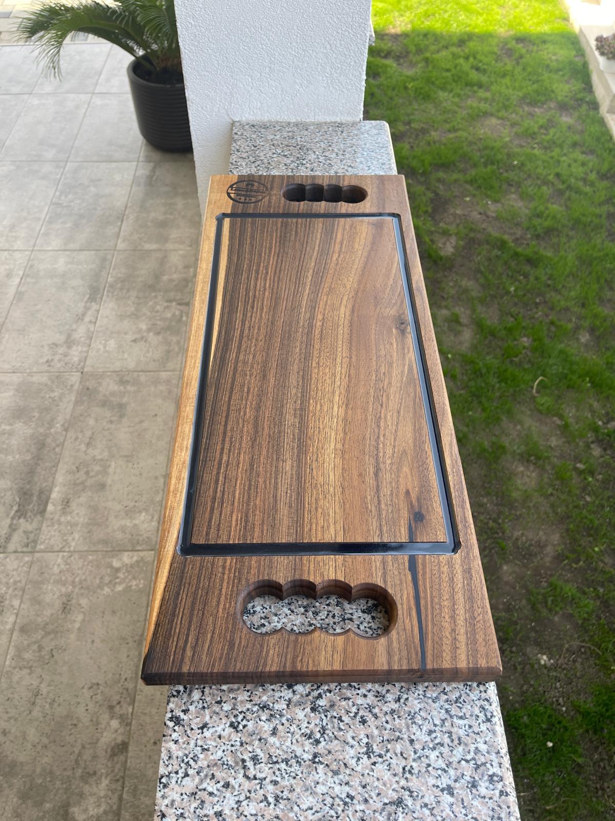 Tocător lemn nuc premium 63x26 cm cu rășină epoxidică neagră – design handmade elegant - imagine 2