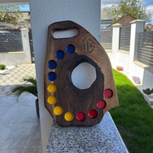 Tavă Shot-uri Tricolor din Lemn de Nuc și Rășină Epoxidică – 39x27 cm