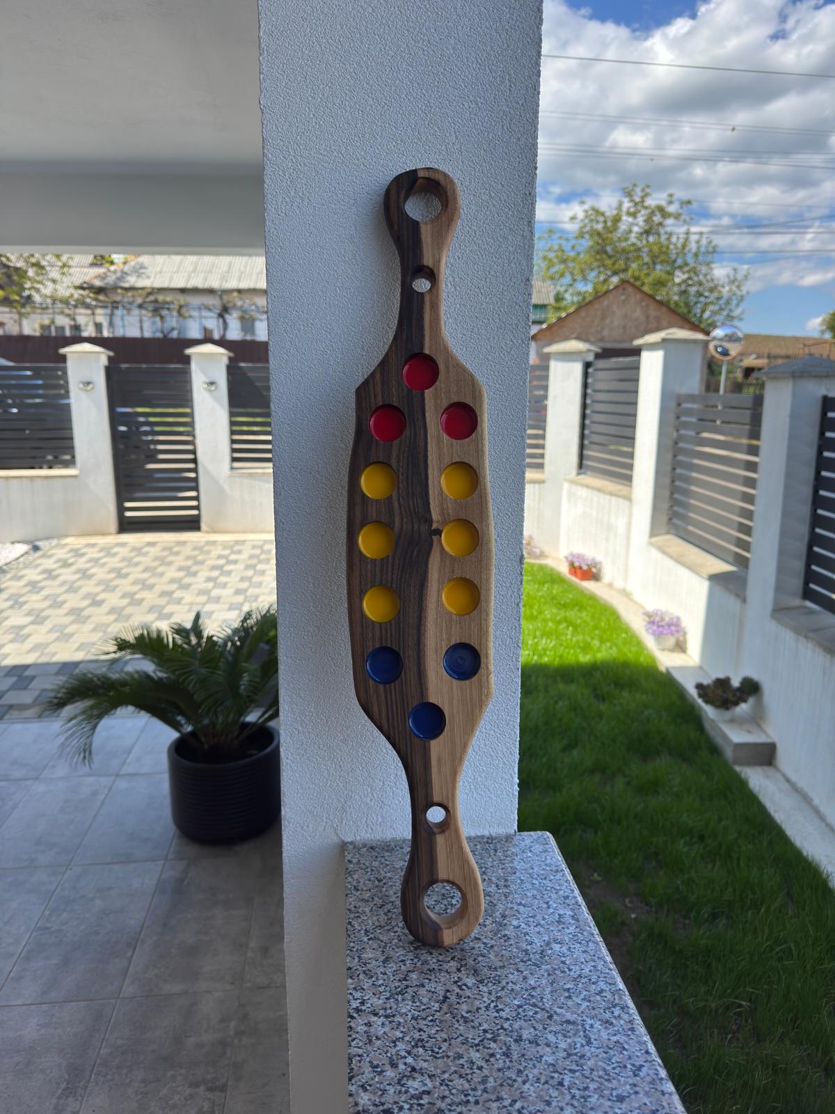 Tavă de Shoturi Handmade din Lemn de Nuc – 12 Shoturi – 71x14 cm