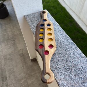 Tavă Shot Handmade din Lemn de Nuc – 65x15 cm cu 12 Găuri Shot