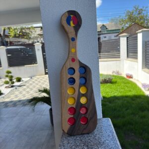 Tavă Shot Handmade din Lemn de Nuc – 55x15 cm cu 12 Găuri și Rășină Tricolor