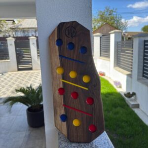 Tavă Shot Handmade din Lemn de Nuc – 55x22 cm cu 12 Găuri și Design Tricolor