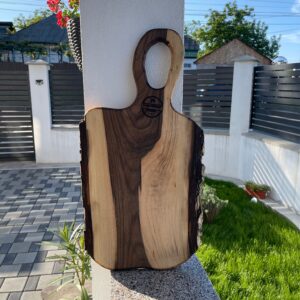 Tocător Rustic din Lemn Masiv de Nuc 60x30 cm – Model Unicat Handmade