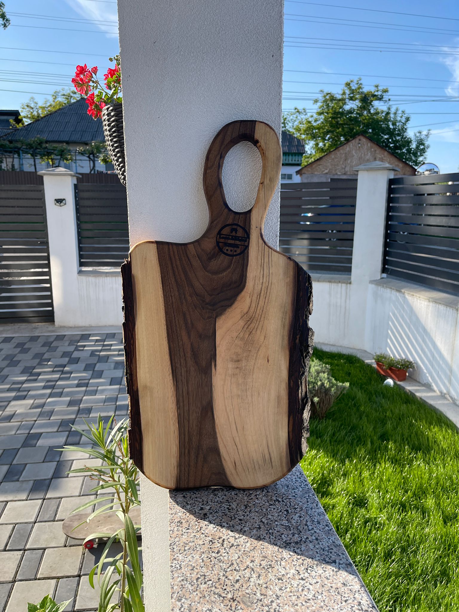 Tocător Rustic din Lemn Masiv de Nuc 60x30 cm – Model Unicat Handmade