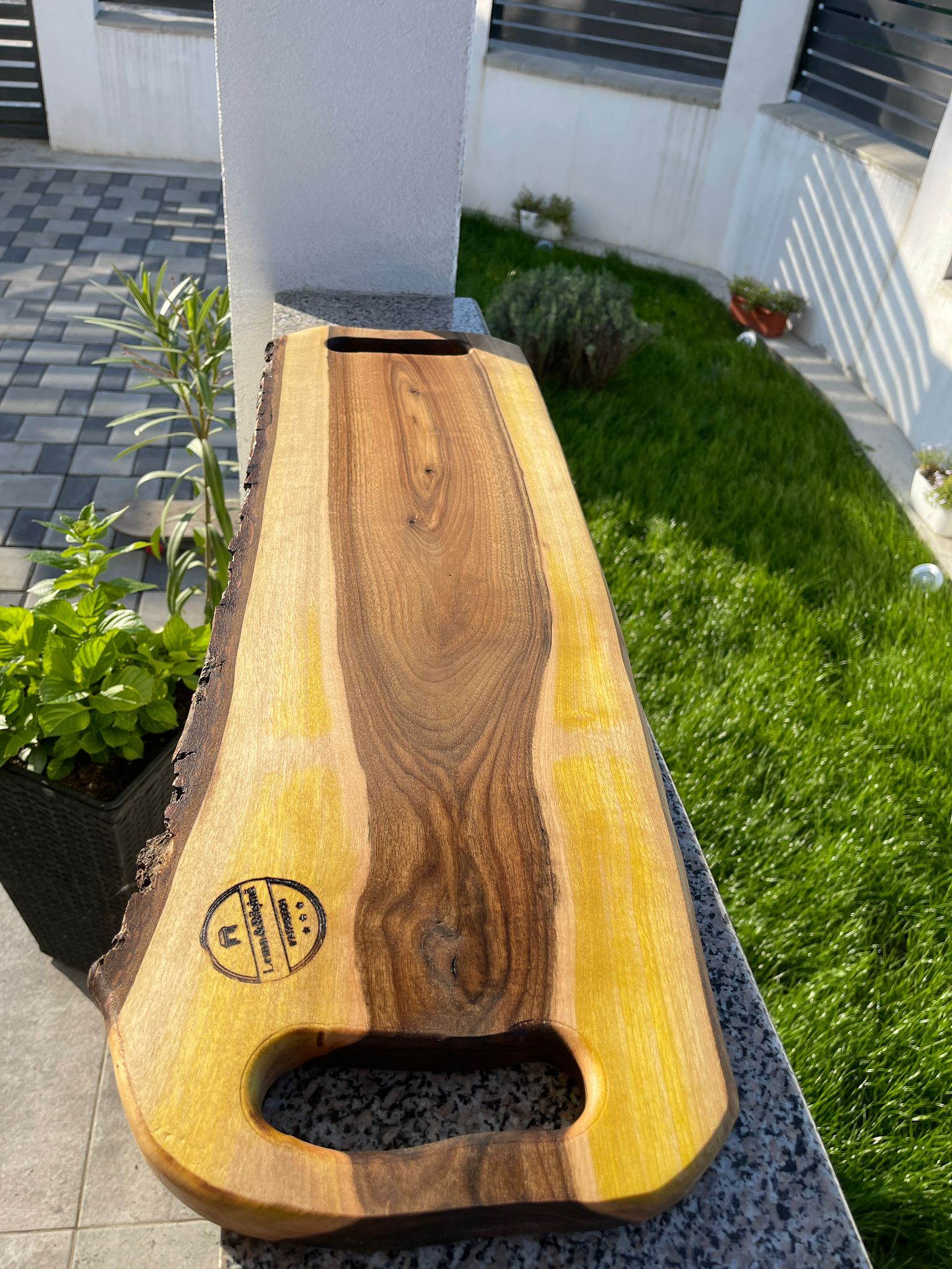 Platou Rustic din Lemn Masiv de Nuc 85x30 cm – Coajă Naturală Handmade - imagine 3