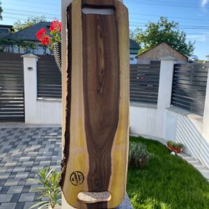 Platou Rustic din Lemn Masiv de Nuc 85x30 cm – Coajă Naturală Handmade