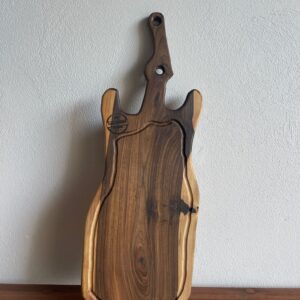 Tocător Premium Handmade din Lemn Masiv de Nuc – Model Rustic Unicat 76x28 cm