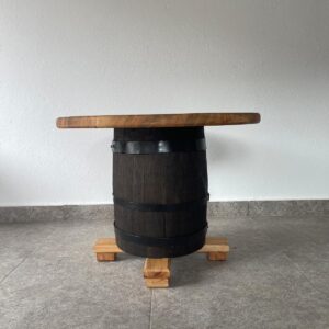 Masă Rustic Premium din Lemn de Cireș și Rășină Epoxidică Neagră – 85 cm Diametru | Butoi Decorativ | Gravură Personalizată