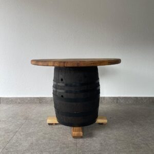 Masă Rustic Premium din Lemn de Cireș și Rășină Epoxidică Neagră – 90 cm Diametru | Butoi Decorativ | Gravură Personalizată