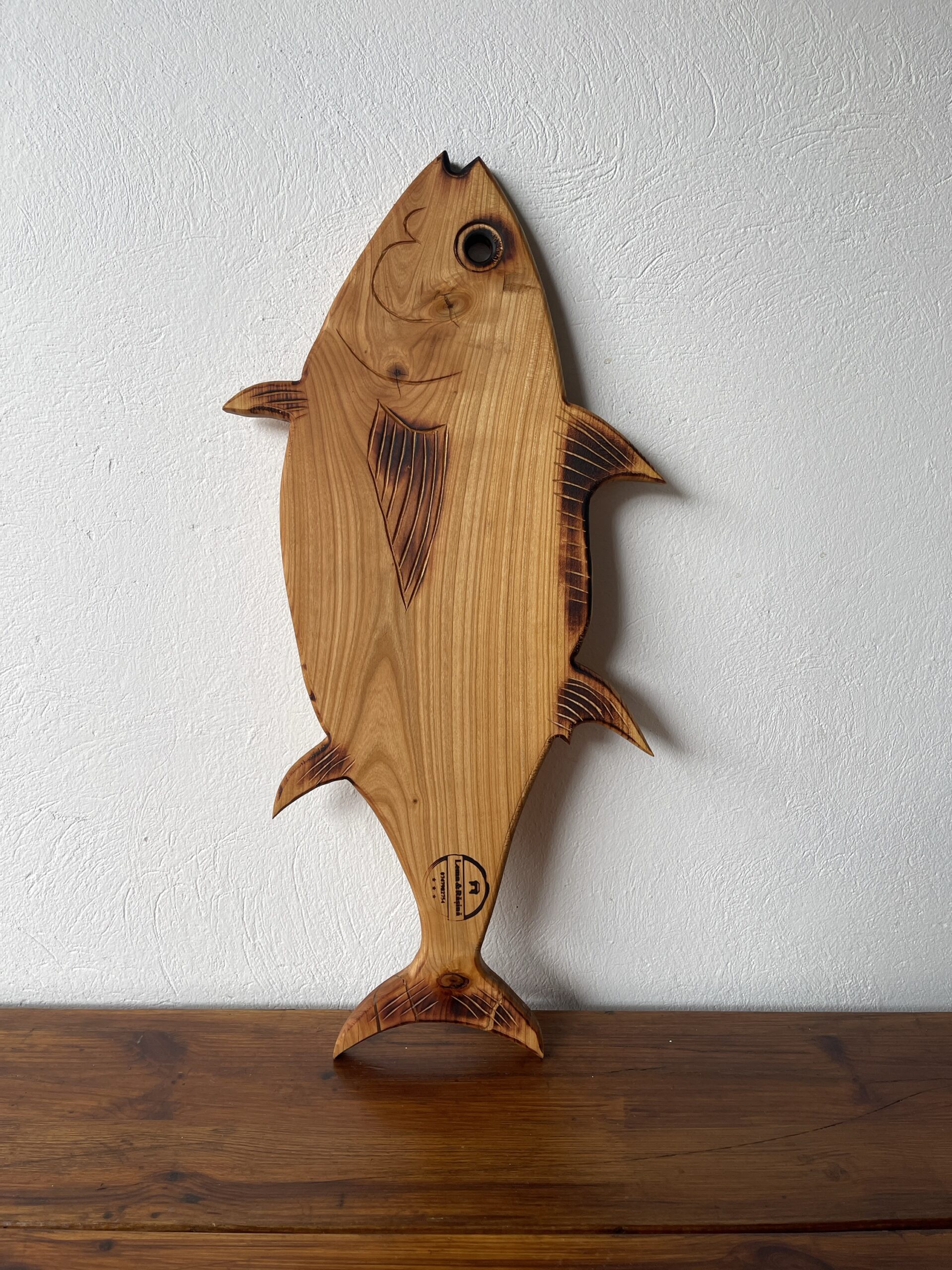 Platou Premium în Formă de Pește din Lemn Masiv 65x25 cm – Handmade în România - imagine 2
