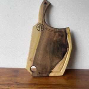Tocător Premium din Lemn Masiv de Nuc 55x30 cm cu Canal pentru Lichide – Handmade în România