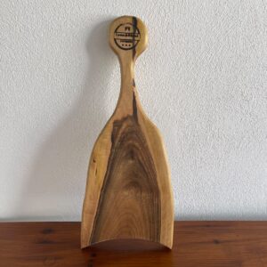 Tocător din lemn de nuc – 47x19 cm, design elegant pentru bucătărie