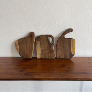 Pachet 3 tocătoare din lemn de nuc – Set handmade, 32x20 cm