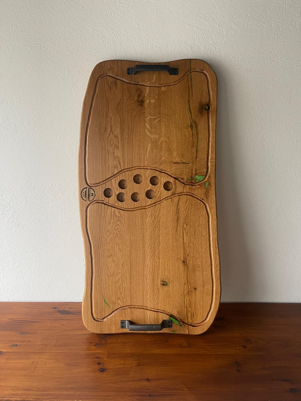 Platou din Stejar cu Shot-uri și Mânere Metalice – 98x50x3 cm