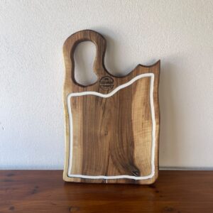 Tocător din Nuc cu Canal din Rășină Albă – 54x34x3,5 cm