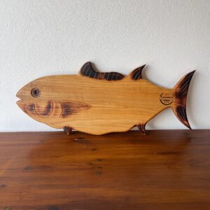 Platou din Lemn de Arin în Formă de Pește – 66x25 cm