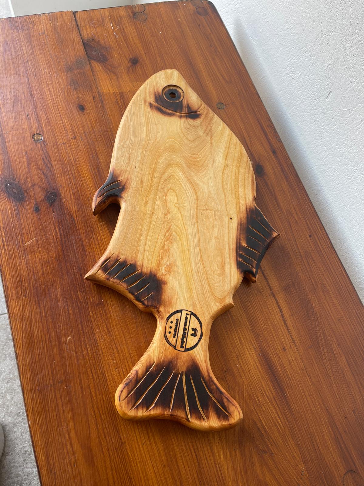 Platou din Lemn de Arin în Formă de Pește – 56x23 cm - imagine 4